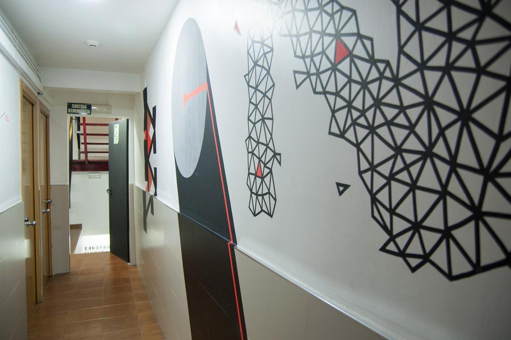 Be Ramblas Guest House Барселона Экстерьер фото